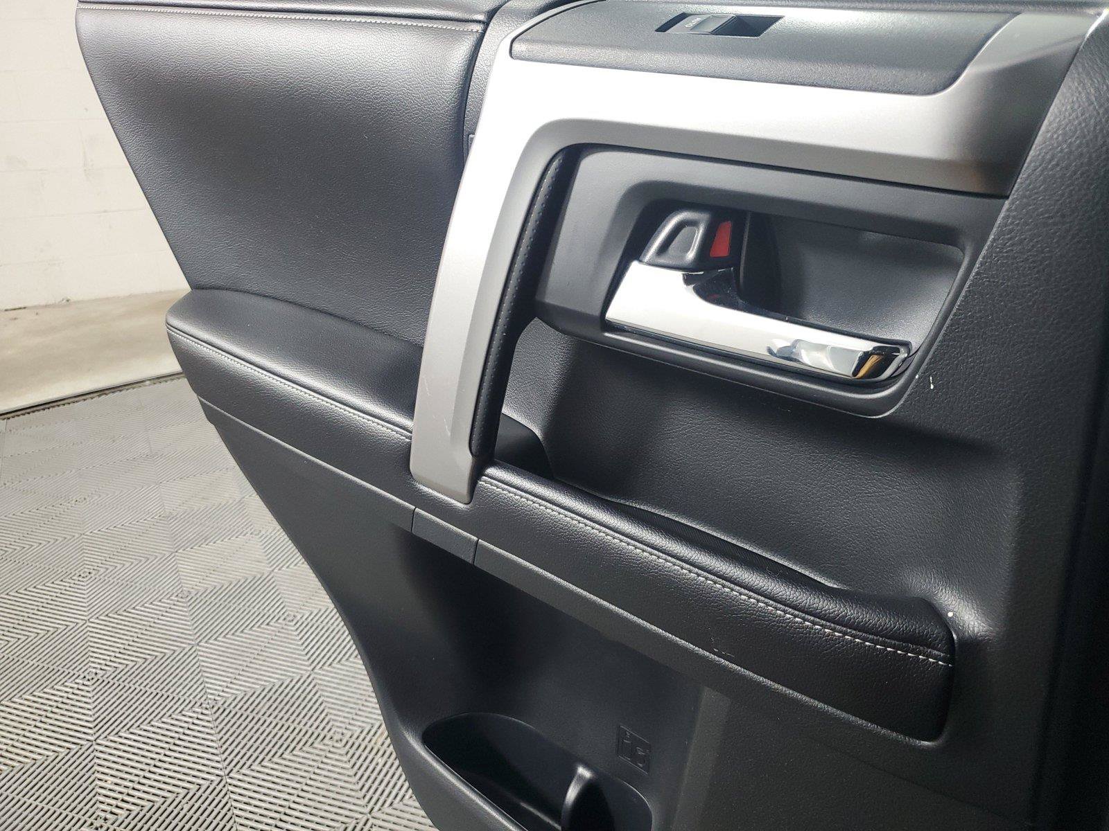 Used 2017 Toyota 4Runner SR5 RWD image 15