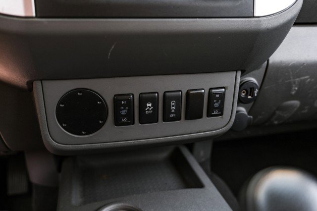 Used 2021 Nissan Frontier SV w/ Midnight Edition Floor Mats image 25