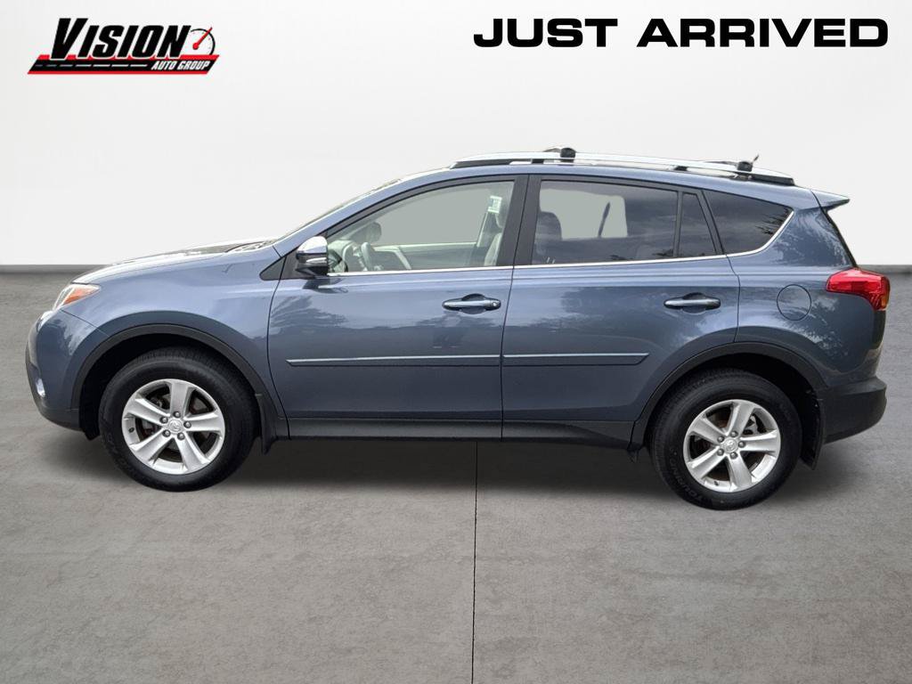 Used 2013 Toyota RAV4 XLE AWD/4WD image 2