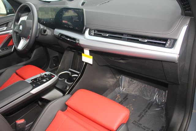 Used 2025 BMW X1 xDrive28i w/ Premium Package image 25