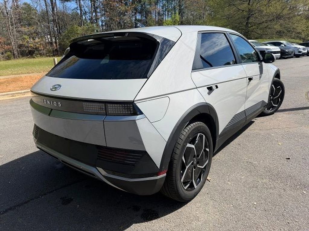 Used 2024 Hyundai Ioniq 5 SEL image 2
