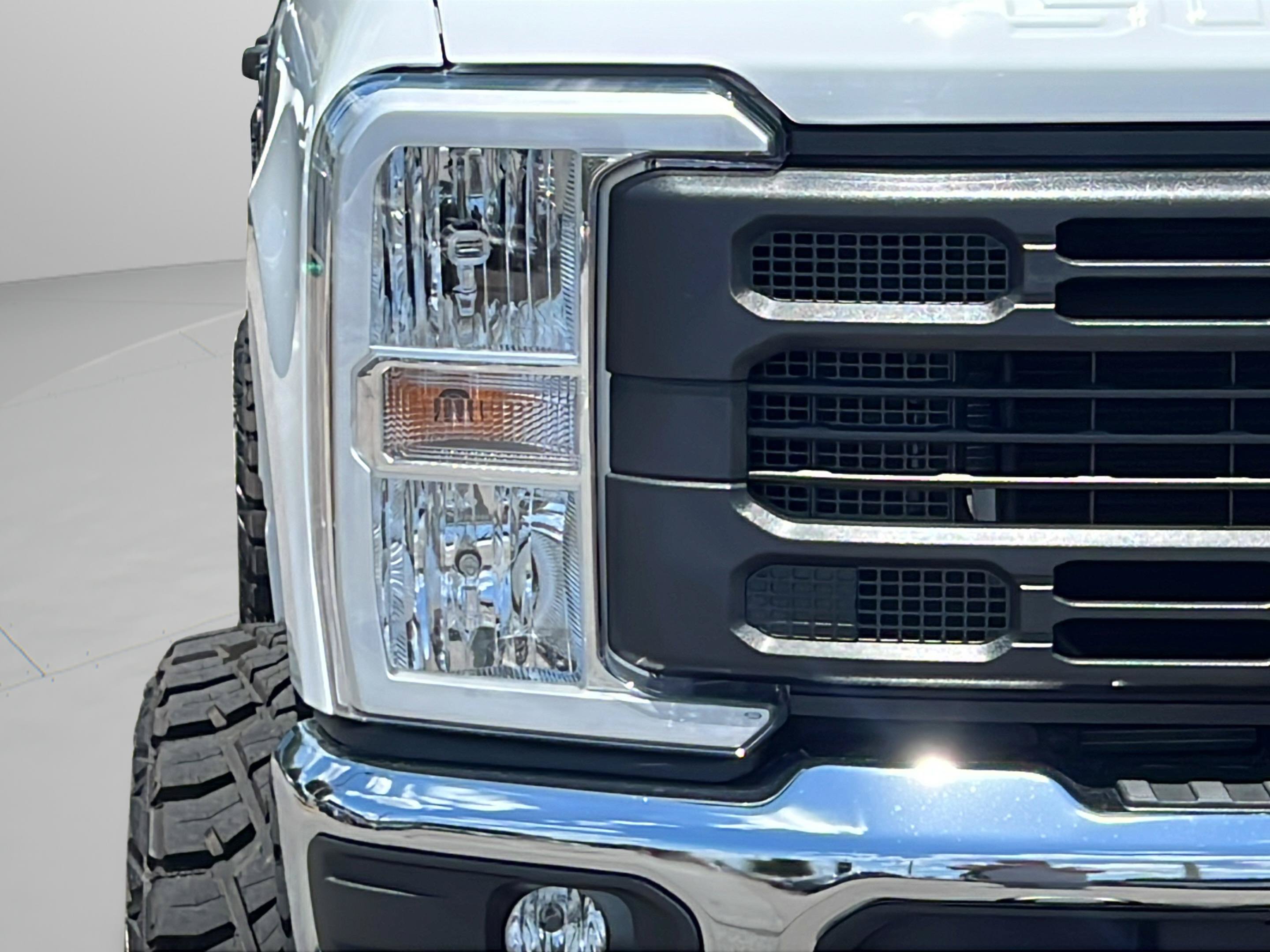Used 2025 Ford F350 XL w/ XL Driver Assist Package AWD/4WD image 22