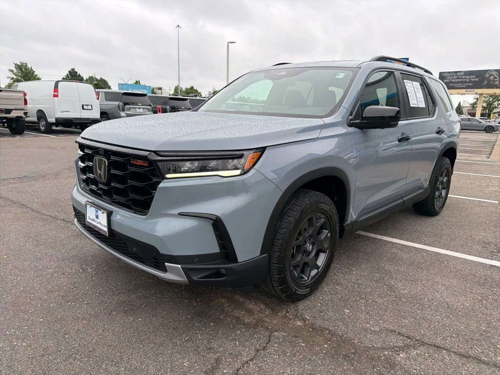 Used 2025 Honda Pilot TrailSport image 7