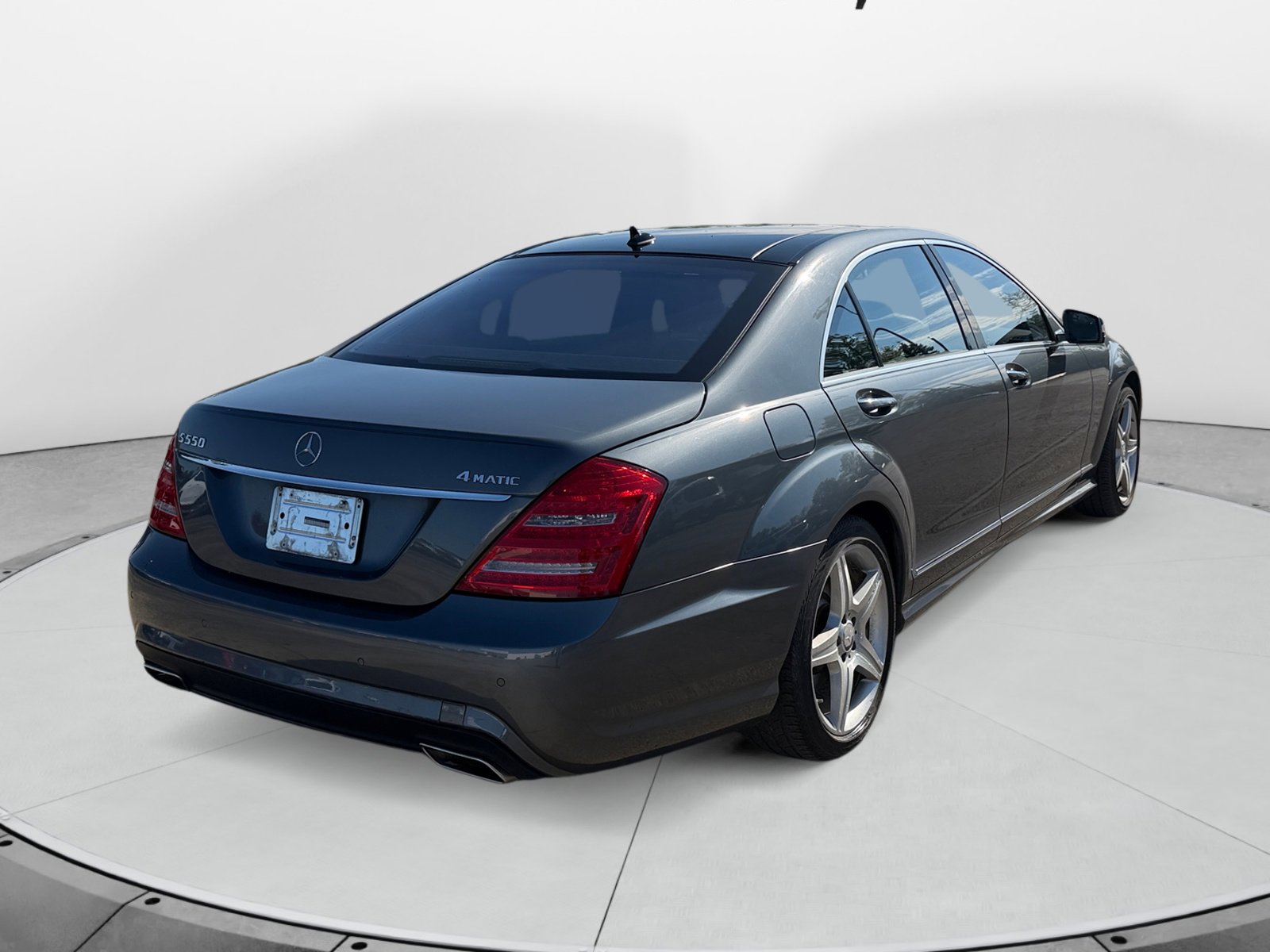 Used 2011 Mercedes-Benz S 550 4MATIC image 5