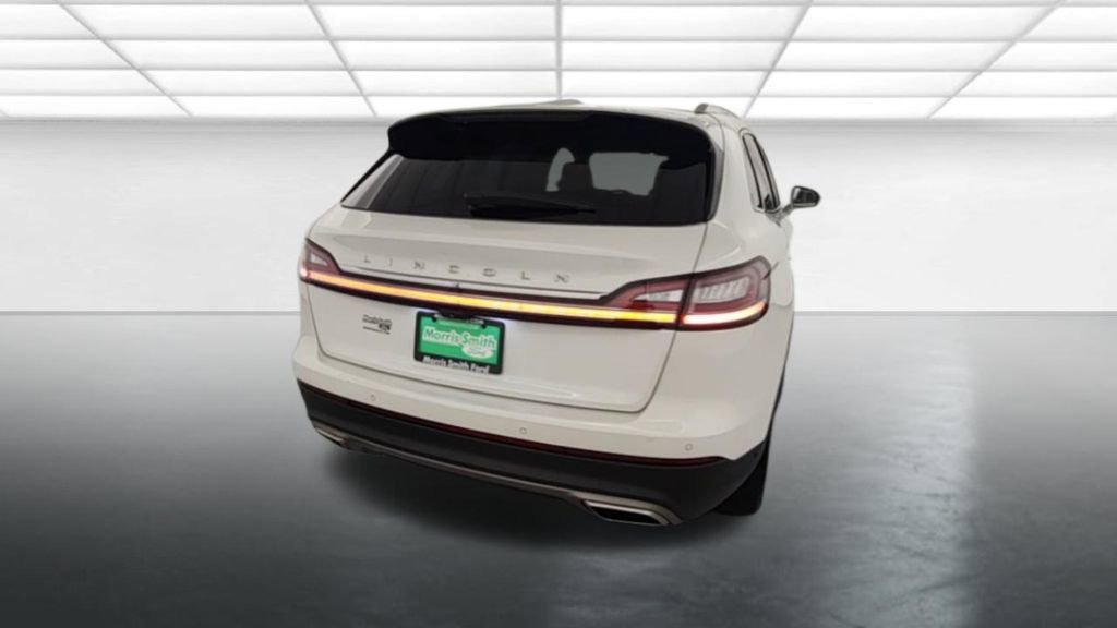 Used 2022 Lincoln Nautilus Reserve image 7