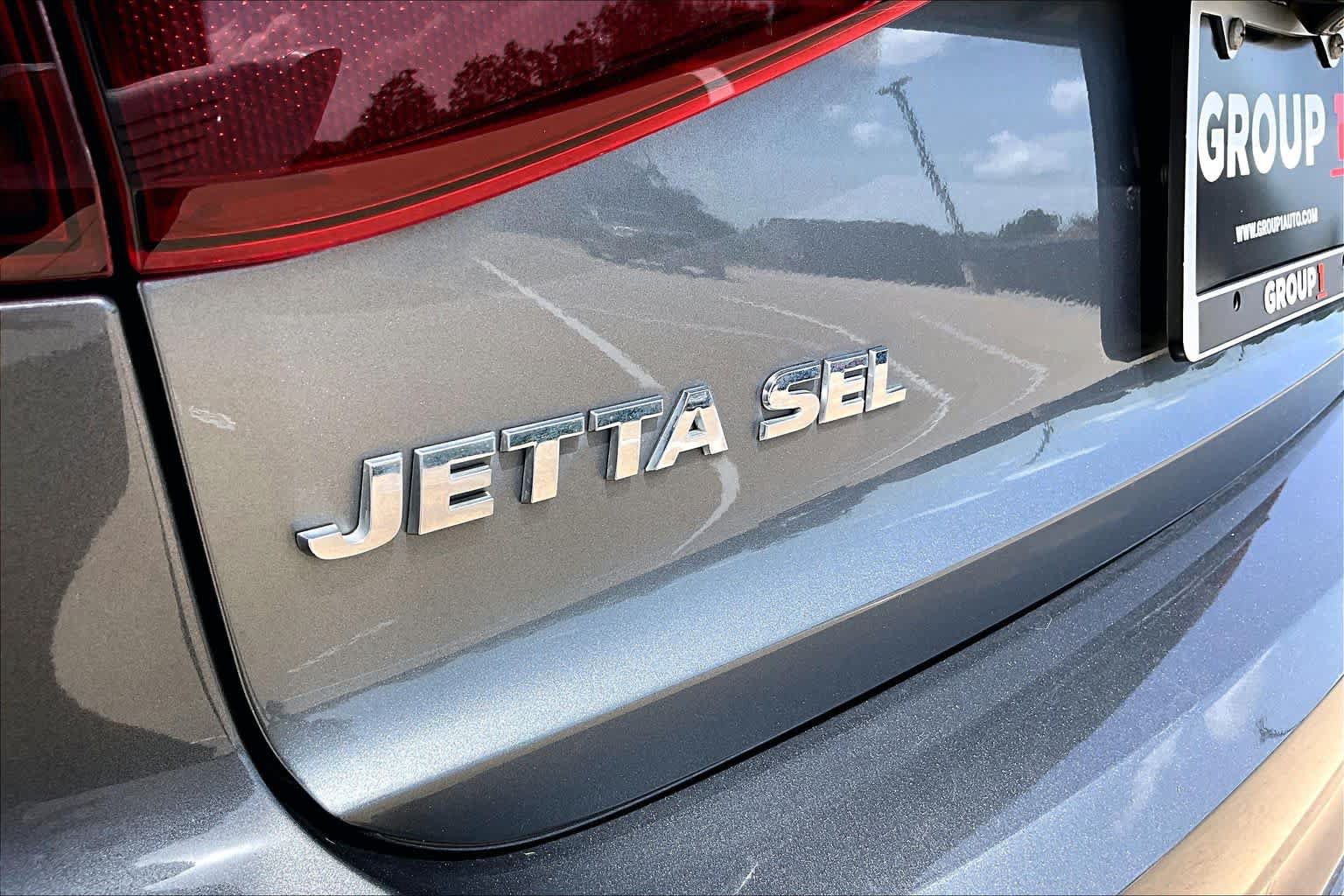 Used 2016 Volkswagen Jetta SEL w/ Lighting Package FWD image 31