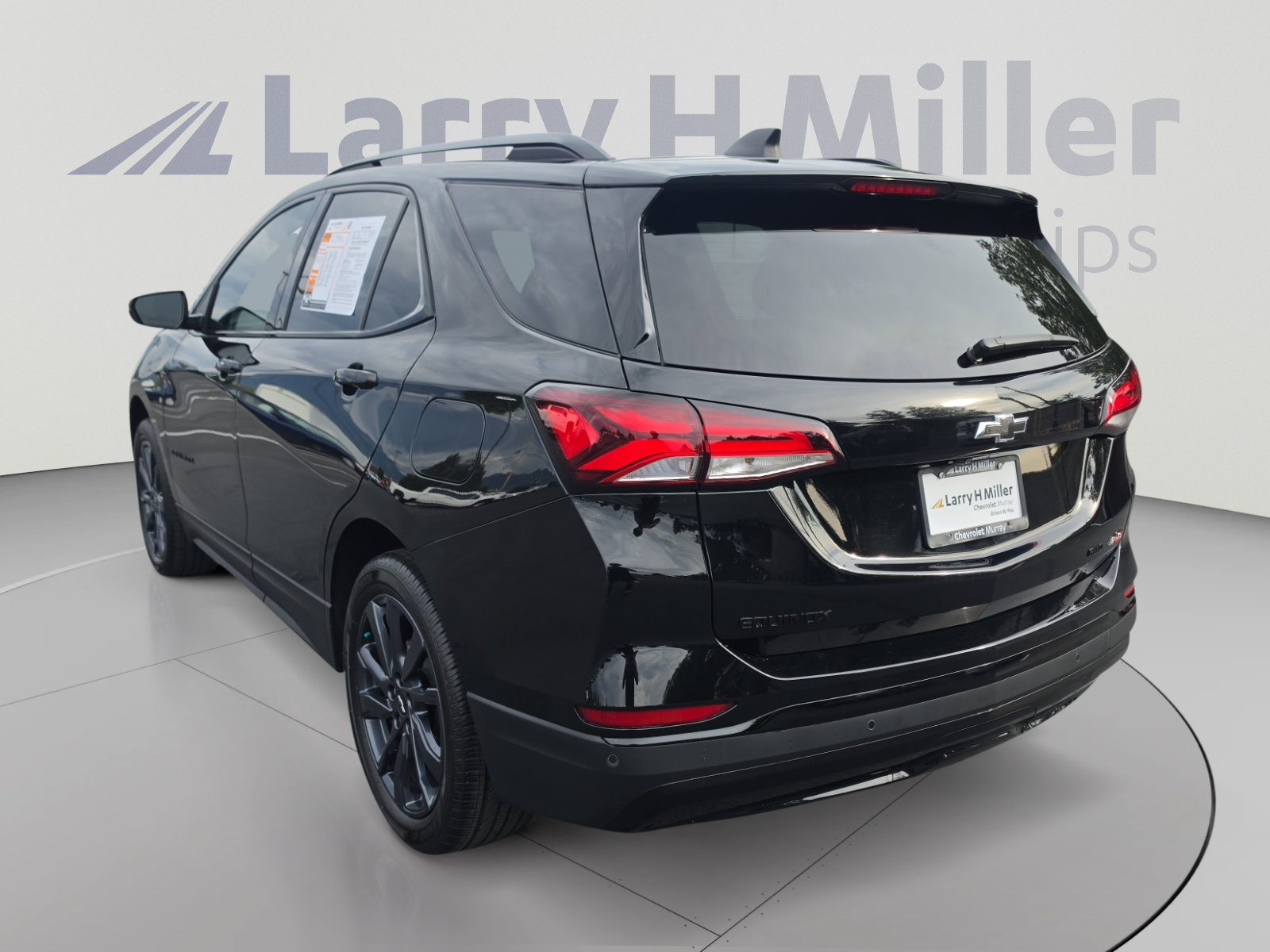 Certified 2024 Chevrolet Equinox RS w/ RS Leather Package AWD/4WD image 3
