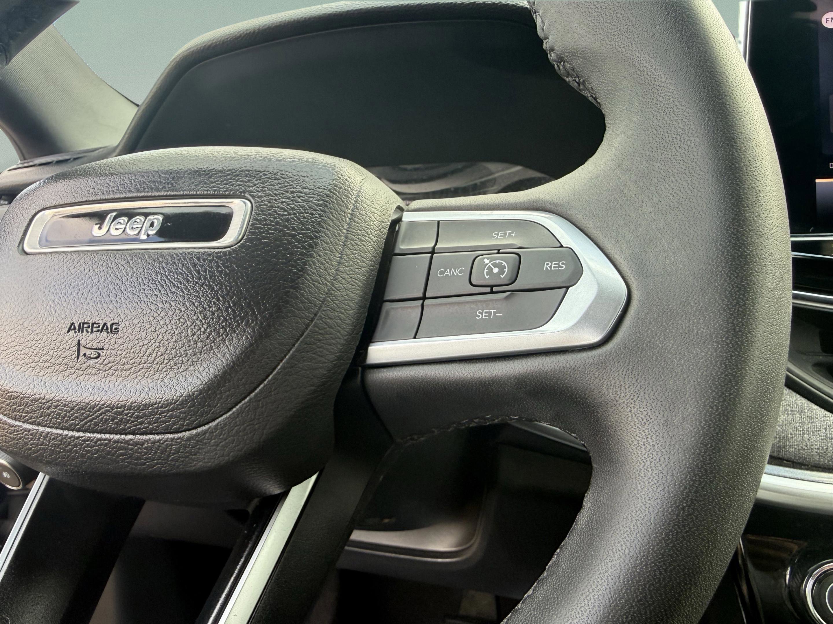 Used 2024 Jeep Compass Latitude image 15