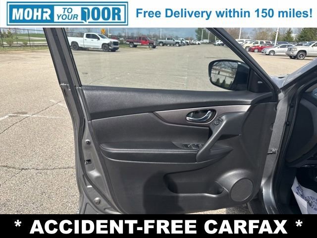 Used 2016 Nissan Rogue SV w/ SV Premium Package image 10