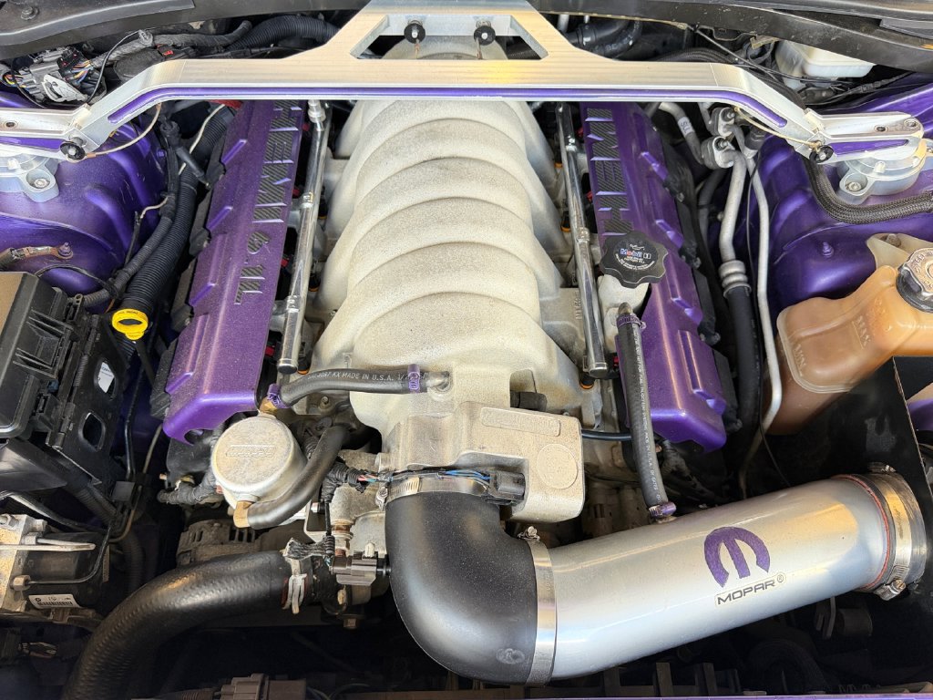 Used 2010 Dodge Challenger SRT8 w/ SRT Option Group II RWD image 14