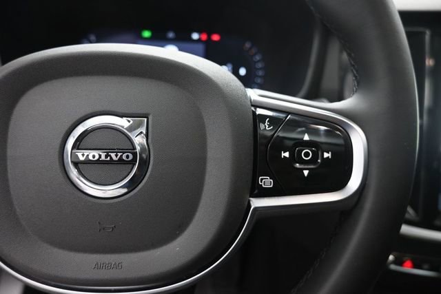 Certified 2025 Volvo S60 B5 Plus AWD/4WD image 14