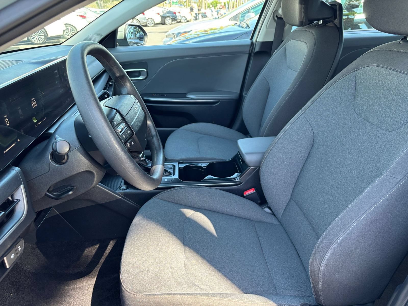 Used 2025 Kia K4 FWD image 25