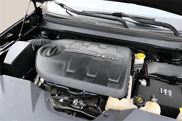 Used 2019 Jeep Cherokee Latitude Plus w/ Comfort/Convenience Group image 10