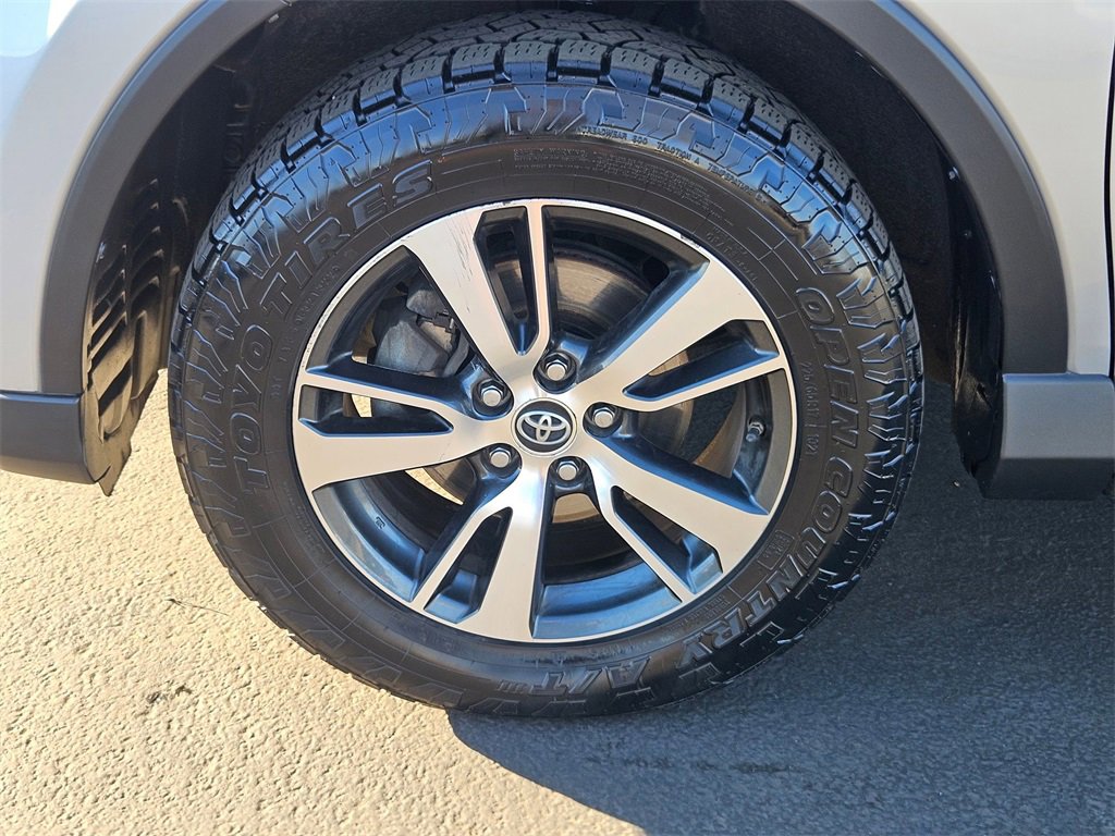 Used 2018 Toyota RAV4 XLE image 39