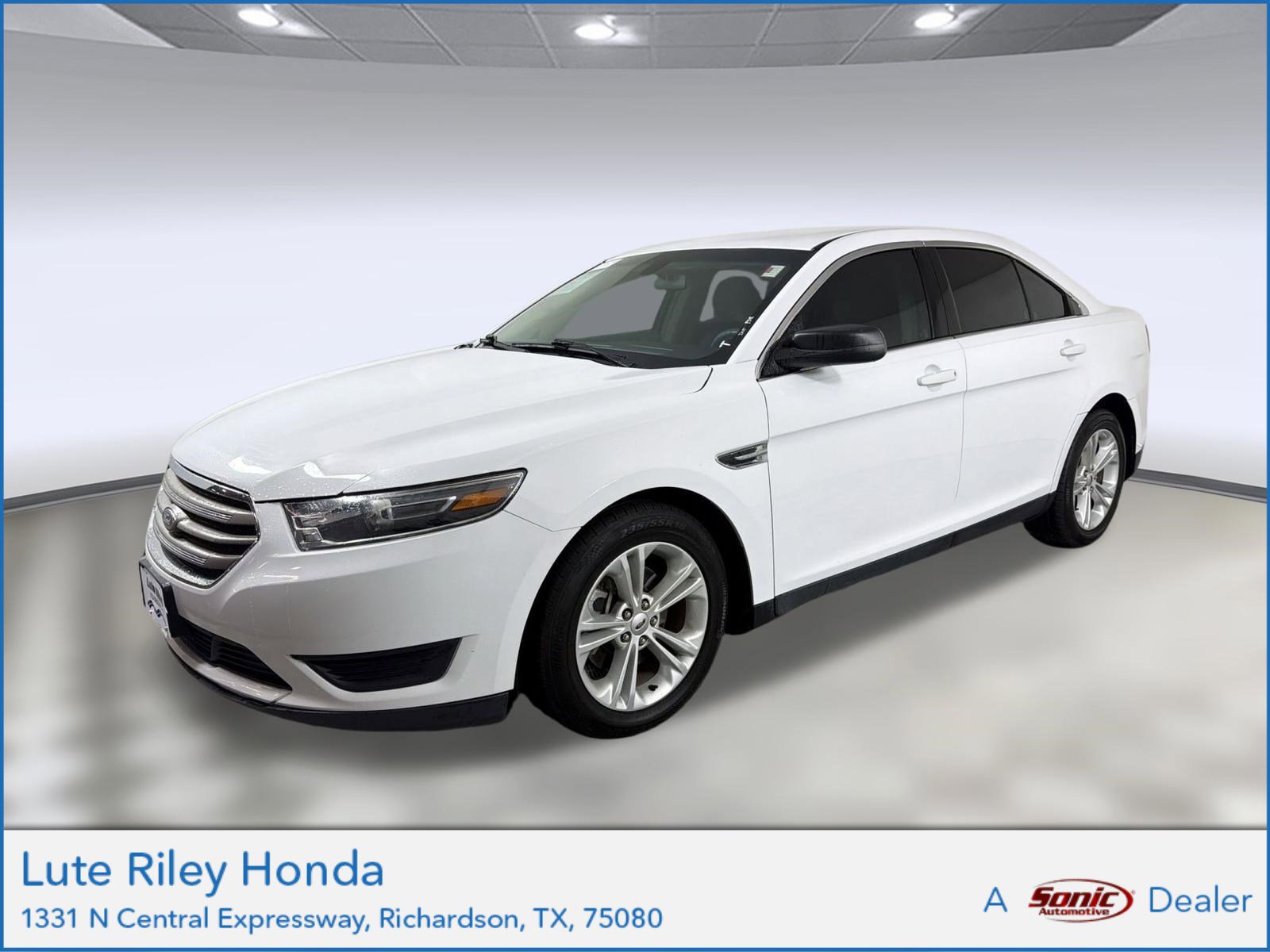 Used 2018 Ford Taurus SE FWD image 1