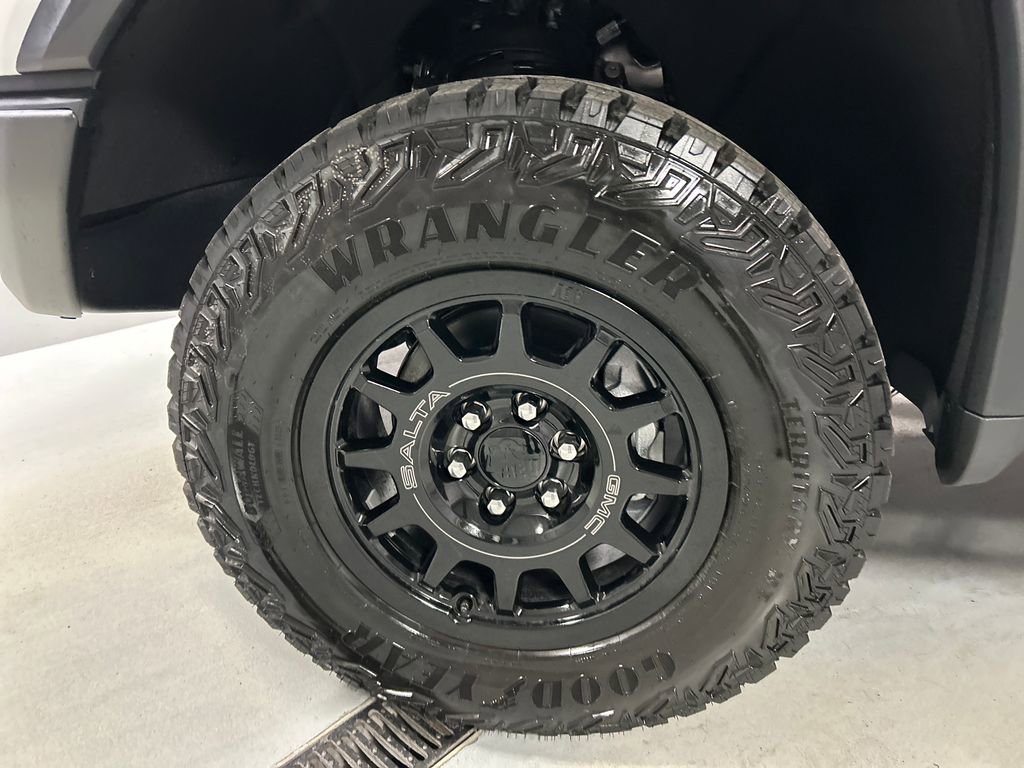New 2026 GMC Sierra 1500 AT4X w/ AT4X AEV Edition image 9