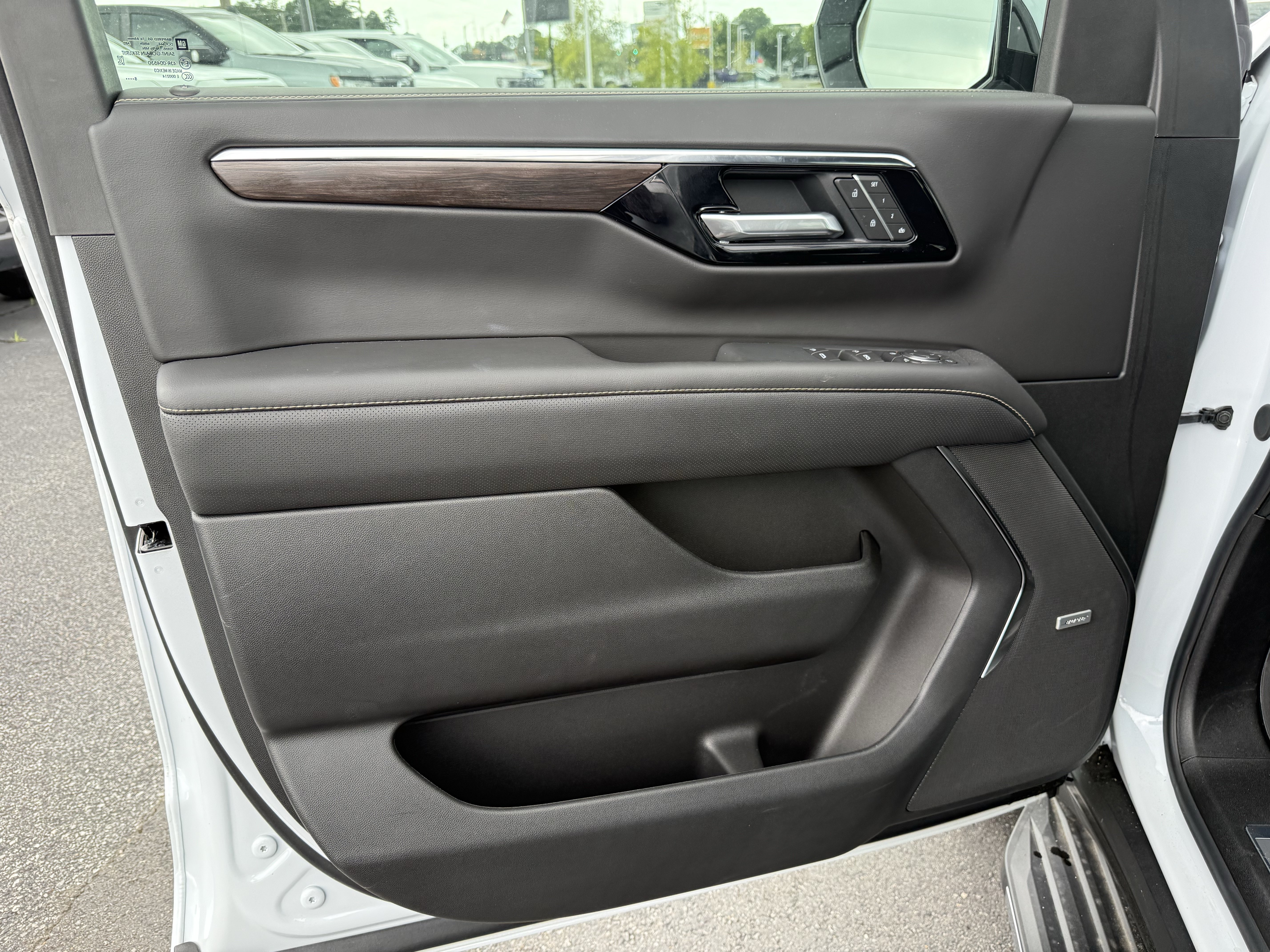 New 2026 Chevrolet Tahoe Premier w/ Sun And Tow Package AWD/4WD image 14
