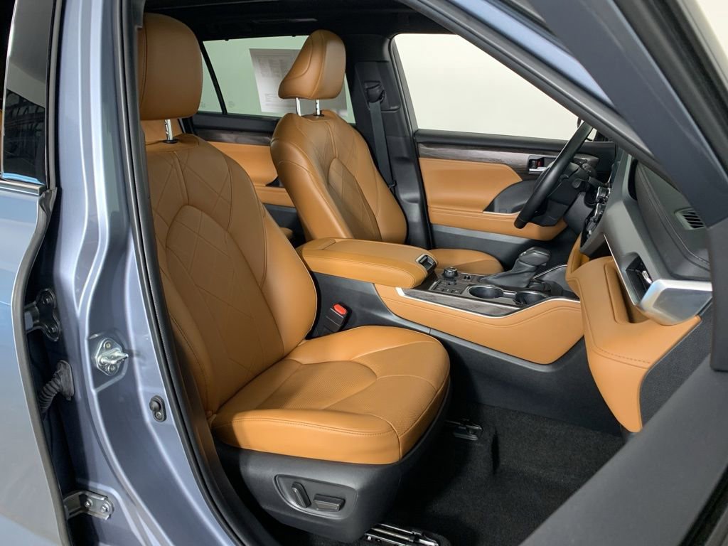 Used 2023 Toyota Highlander Platinum image 44