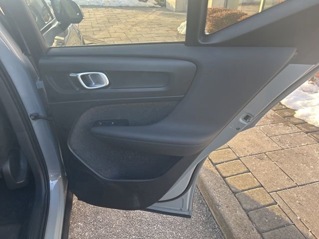 Used 2025 Volvo XC40 B5 Plus image 13