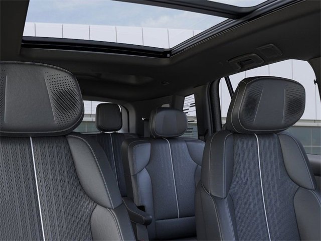 New 2026 Cadillac Vistiq Luxury image 24