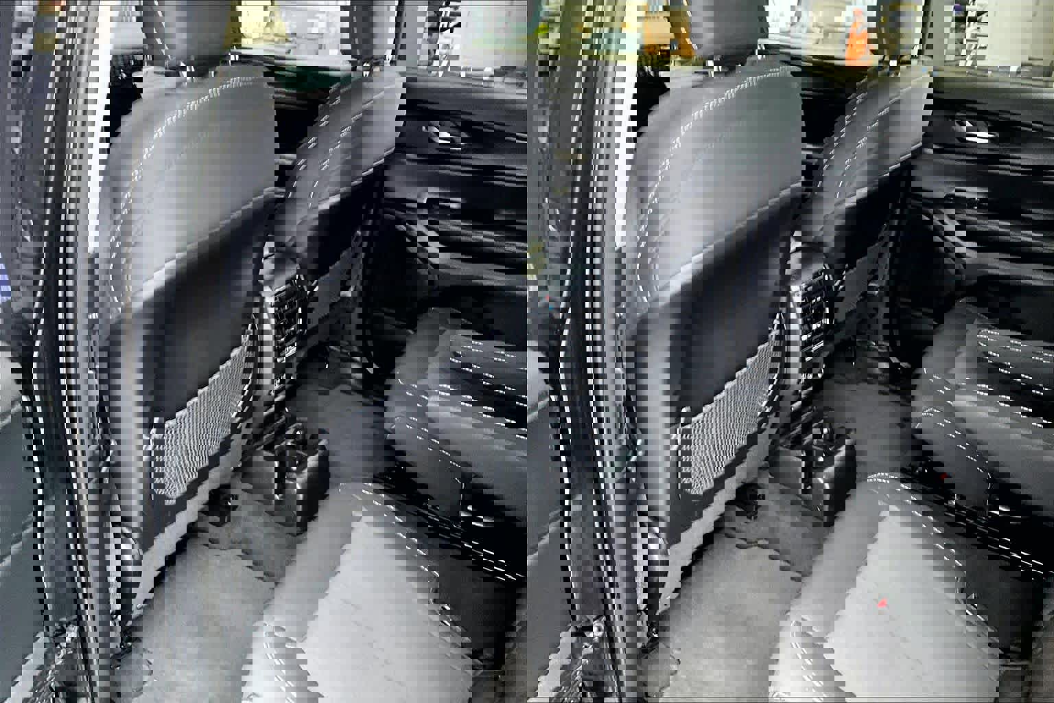 Used 2023 Jeep Grand Cherokee L Laredo image 12