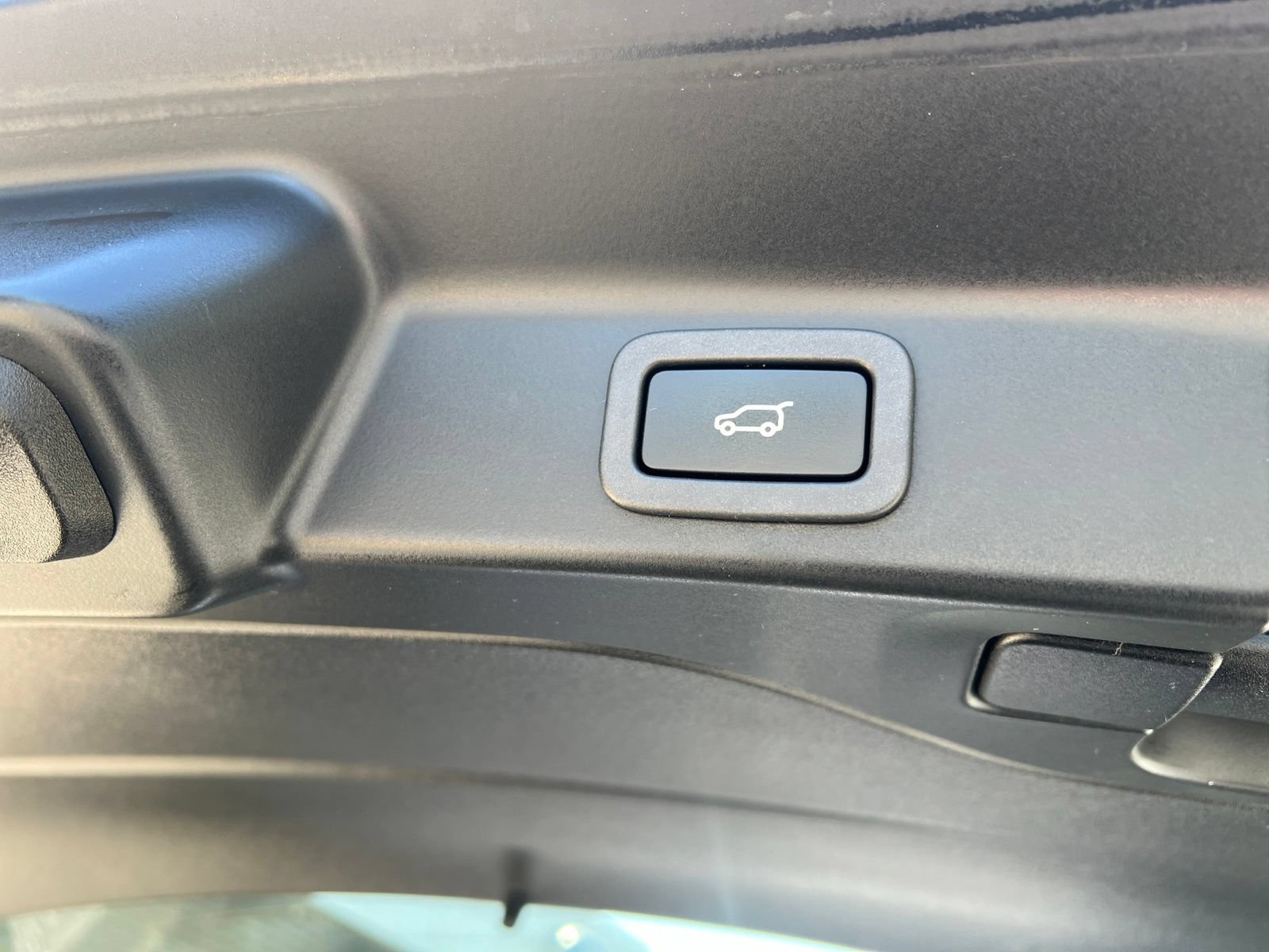 Used 2018 Jaguar F-PACE Prestige AWD/4WD image 12