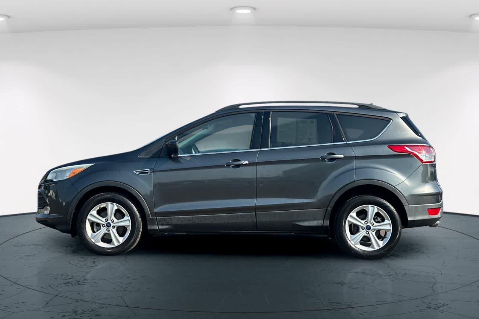 Used 2016 Ford Escape SE w/ Equipment Group 201A FWD image 9