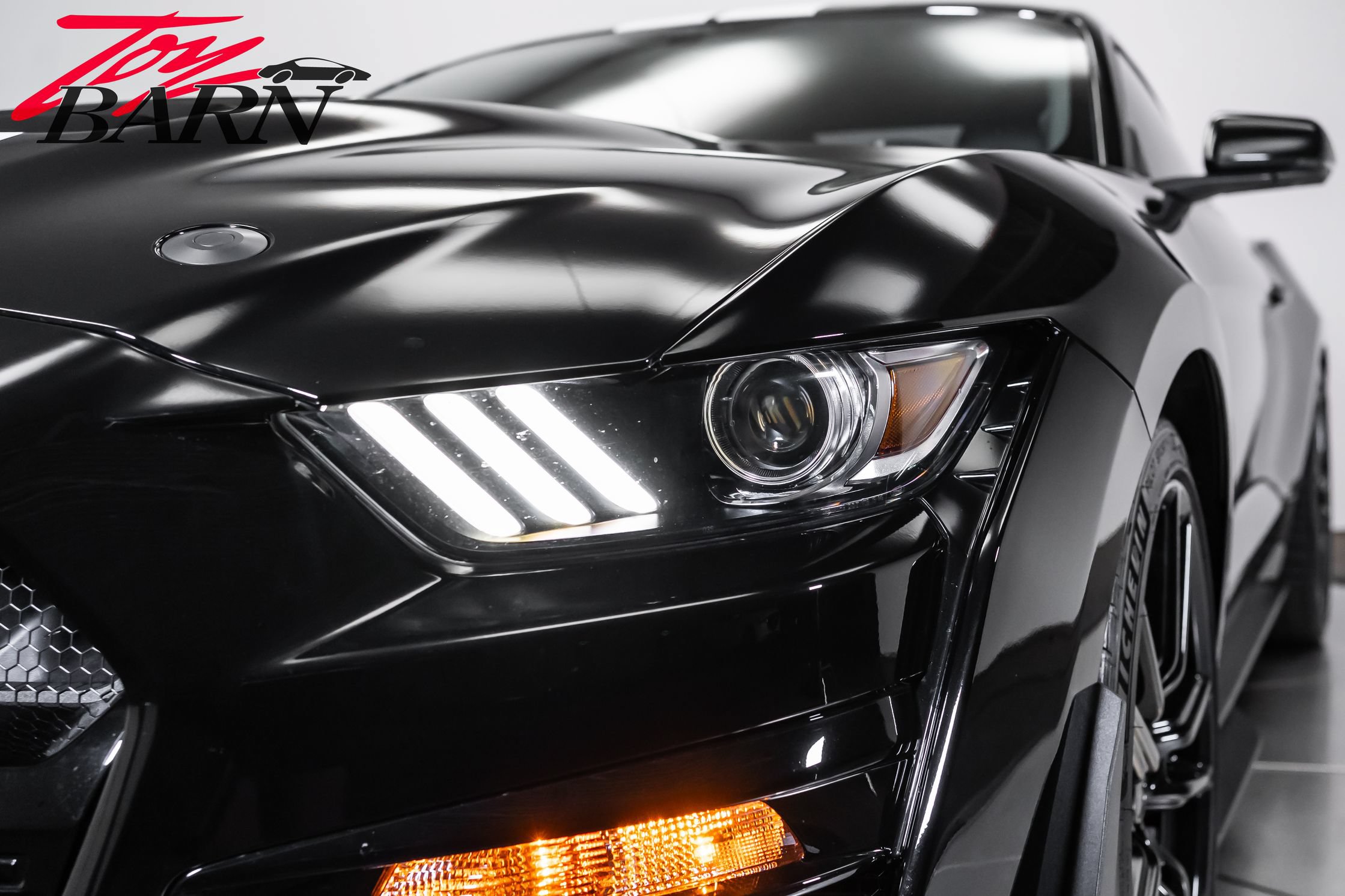 Used 2021 Ford Mustang Shelby GT500 w/ Technology Package RWD image 11