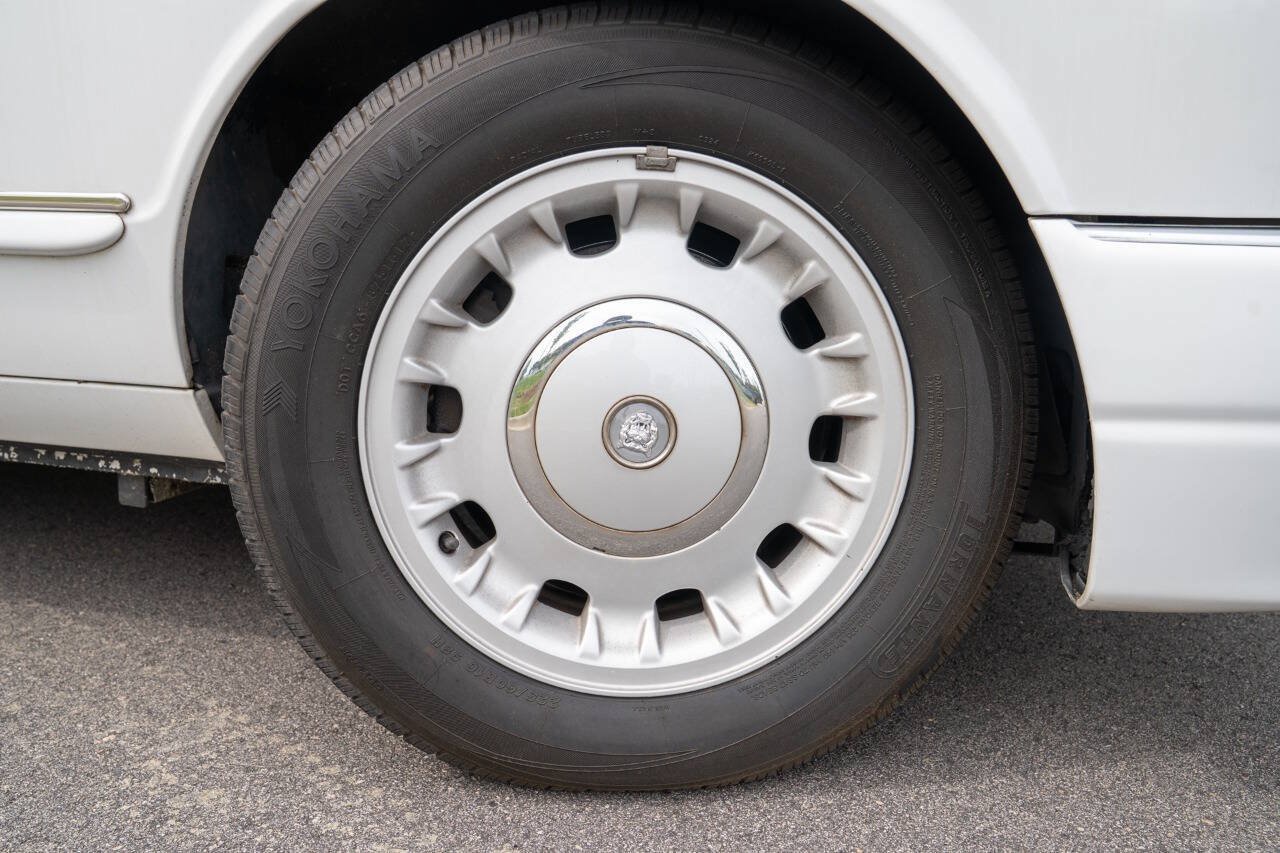 Used 1998 Jaguar XJ8 L RWD image 42
