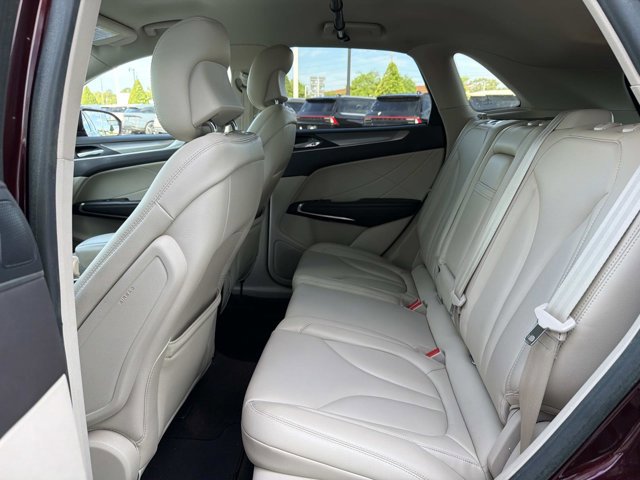 Used 2019 Lincoln MKC Premiere image 17