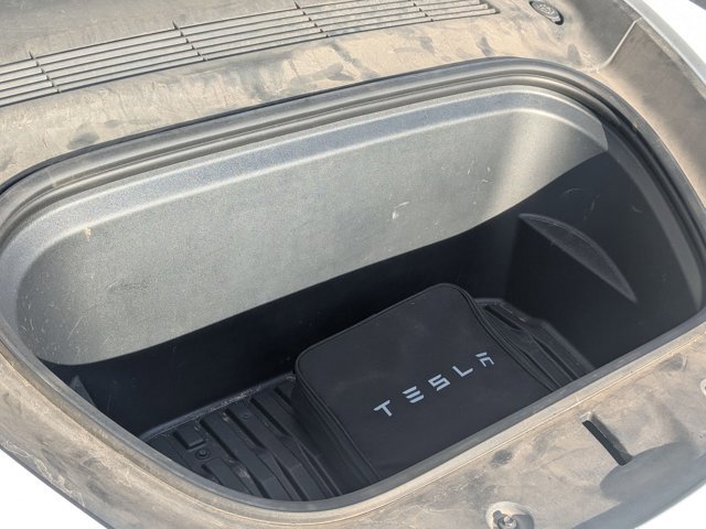 Used 2021 Tesla Model Y Long Range image 24