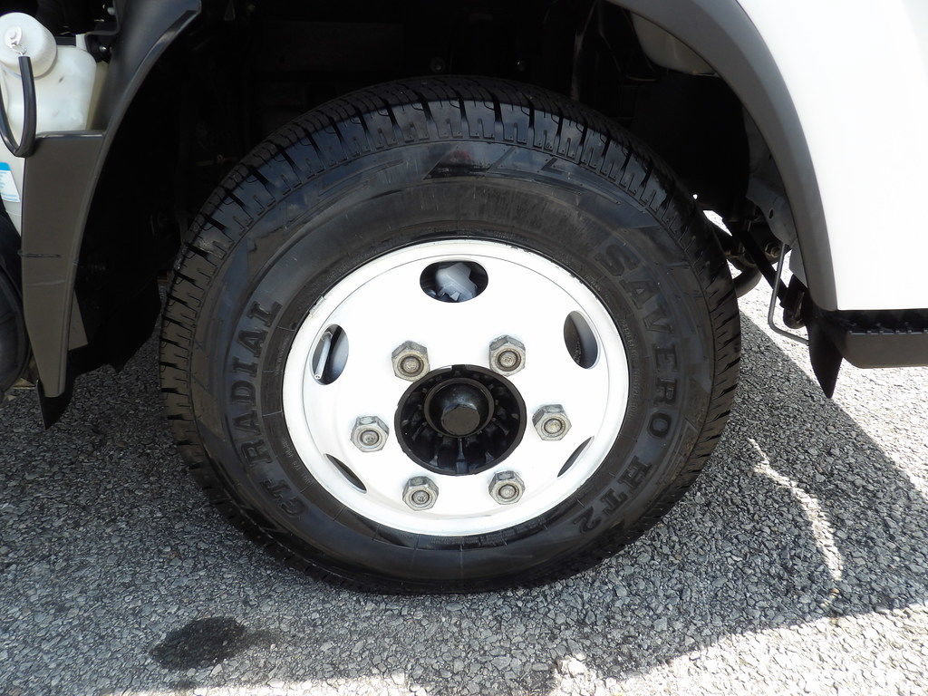 Used 2021 Isuzu NPR RWD image 46