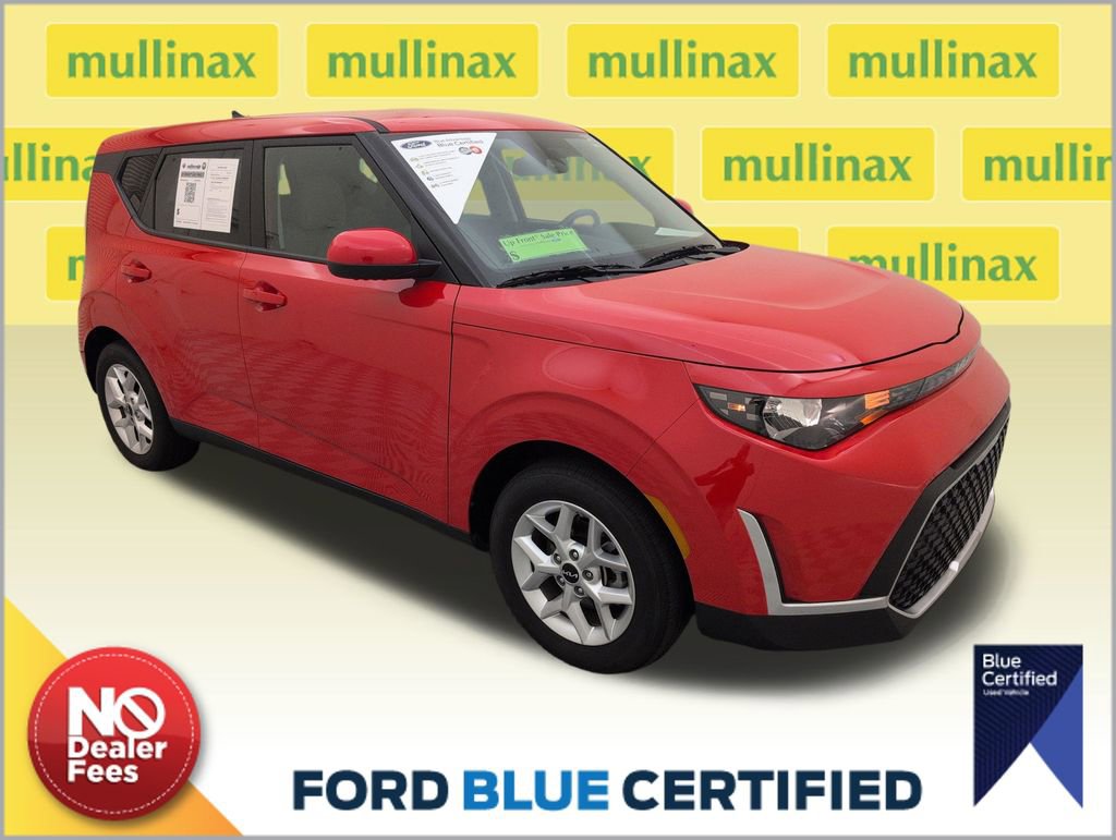 Used 2025 Kia Soul LX w/ LX Technology Package FWD image 1