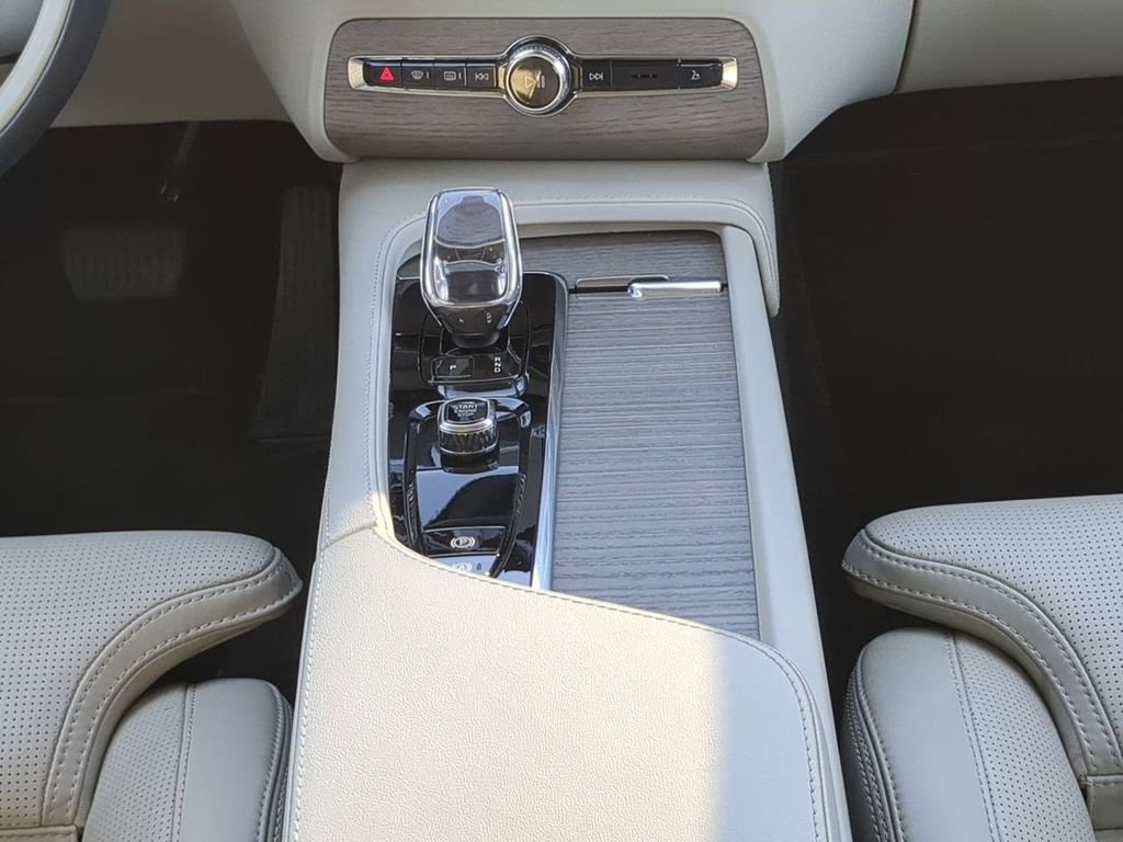 Used 2024 Volvo XC90 B6 Ultimate image 20