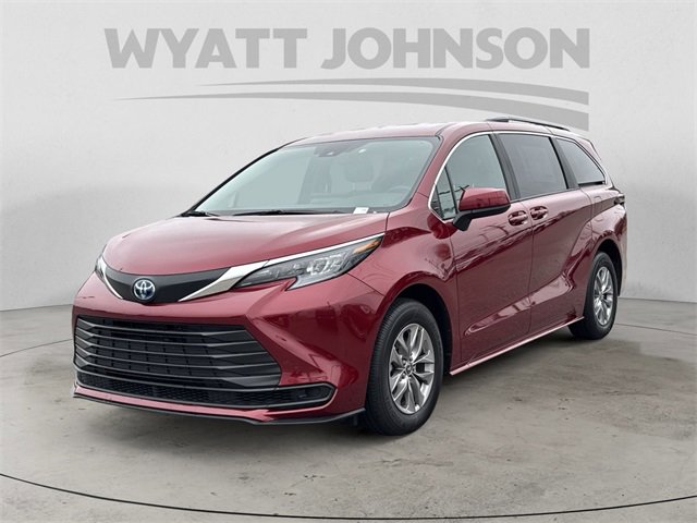 Used 2025 Toyota Sienna LE