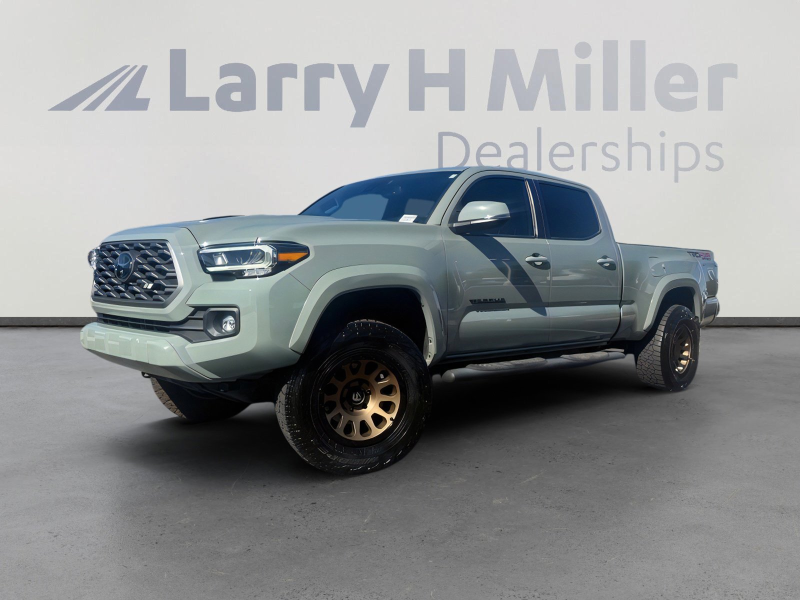 Used 2023 Toyota Tacoma TRD Sport w/ TRD Premium Sport Package image 1