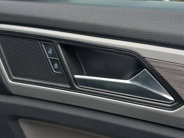 Certified 2023 Volkswagen Atlas Cross Sport SE FWD image 26