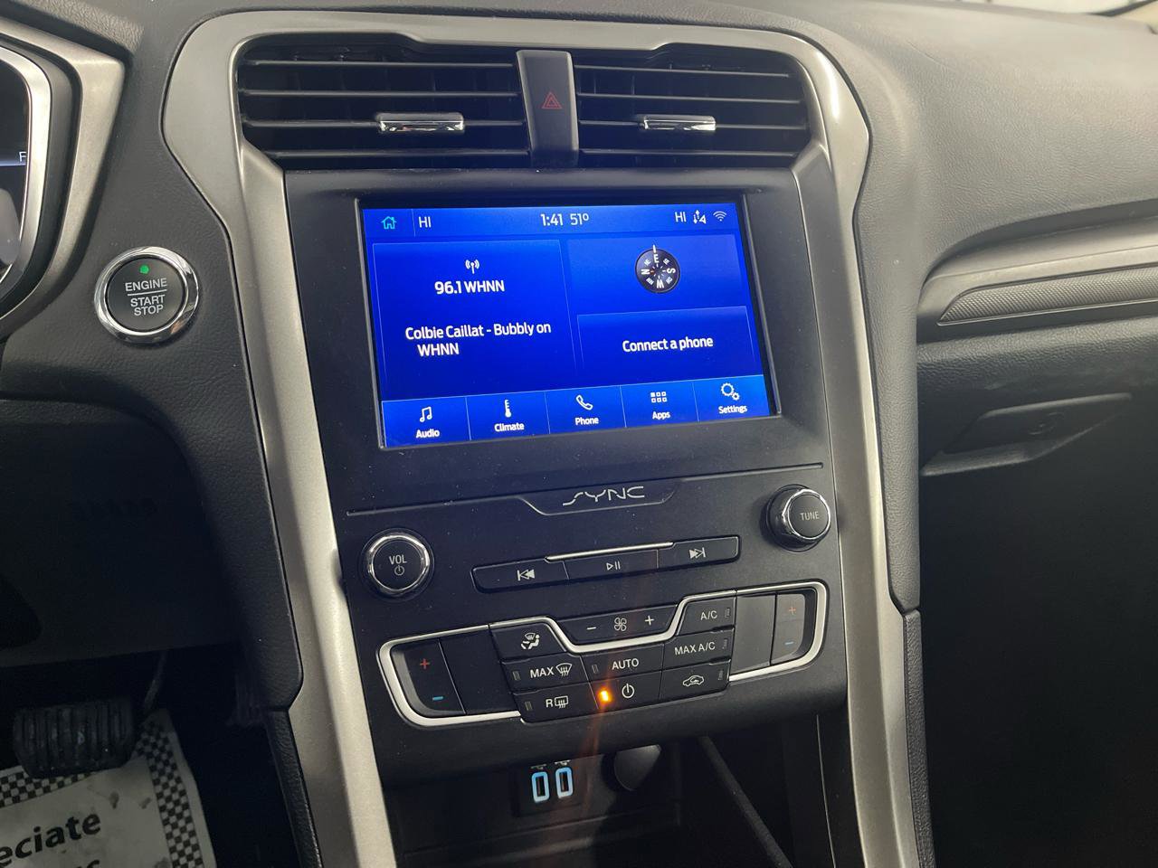 Used 2020 Ford Fusion SE image 11