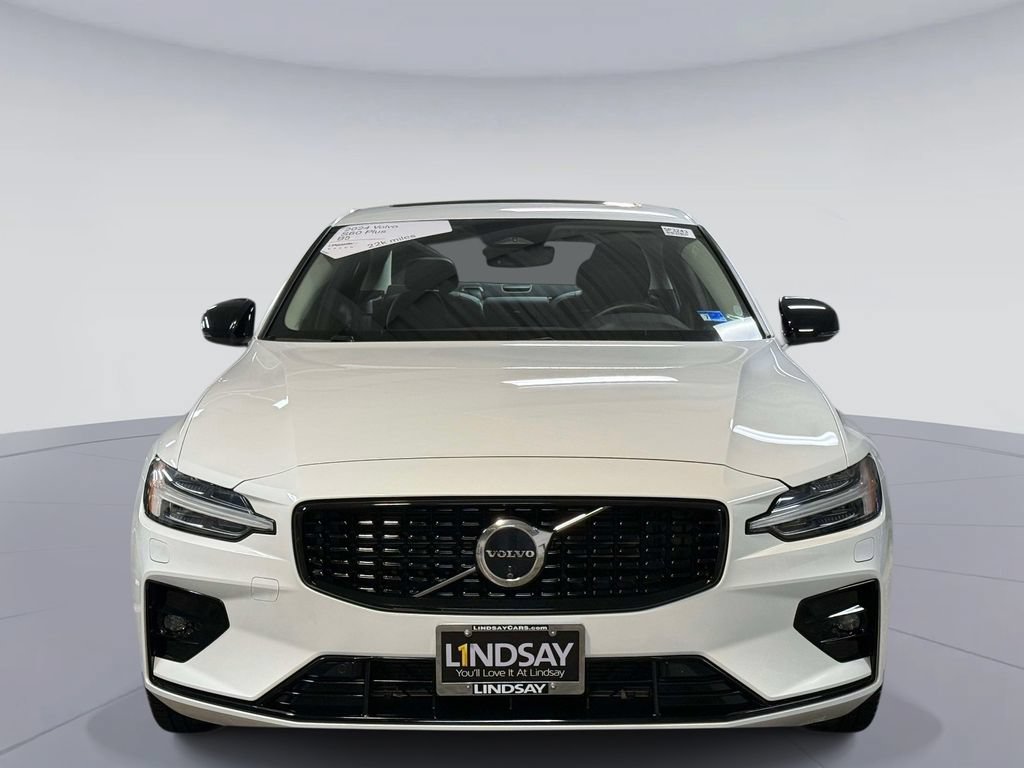 Used 2024 Volvo S60 B5 Plus w/ Climate Package FWD image 8