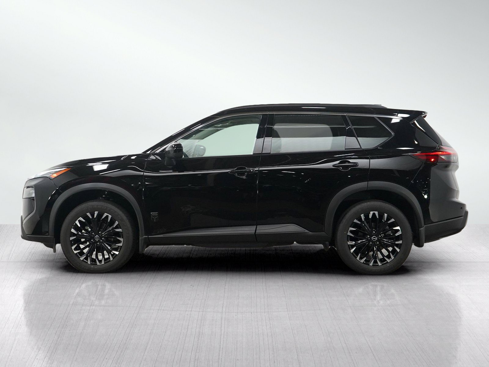Certified 2026 Nissan Rogue Dark Armor AWD/4WD image 2