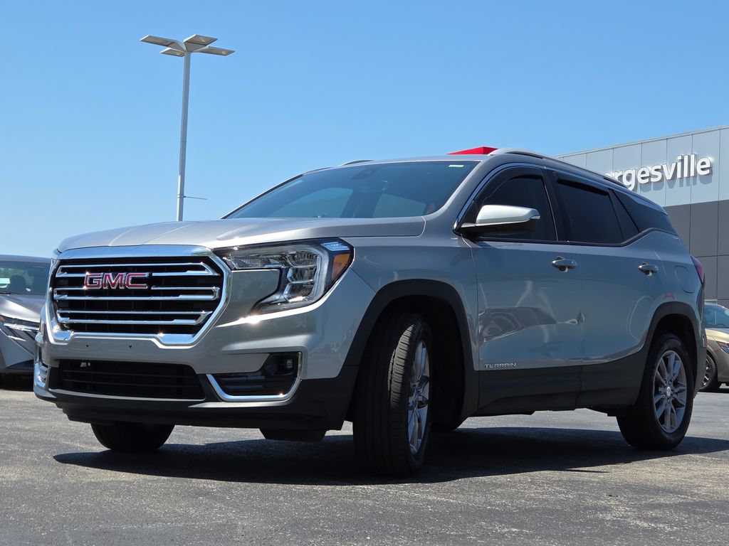 Used 2024 GMC Terrain SLT AWD/4WD image 11
