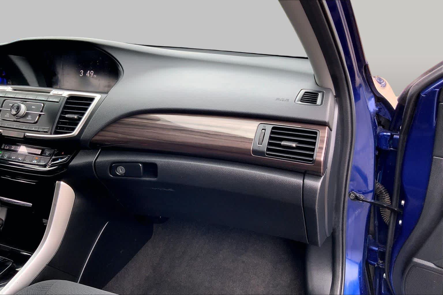 Used 2017 Honda Accord Hybrid Sedan image 19