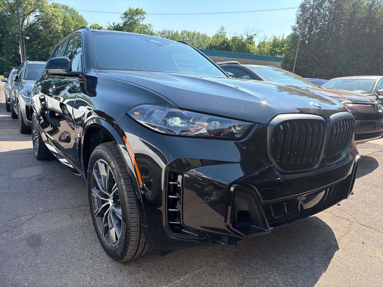 Used 2026 BMW X5 xDrive40i w/ M Sport Package AWD/4WD image 3