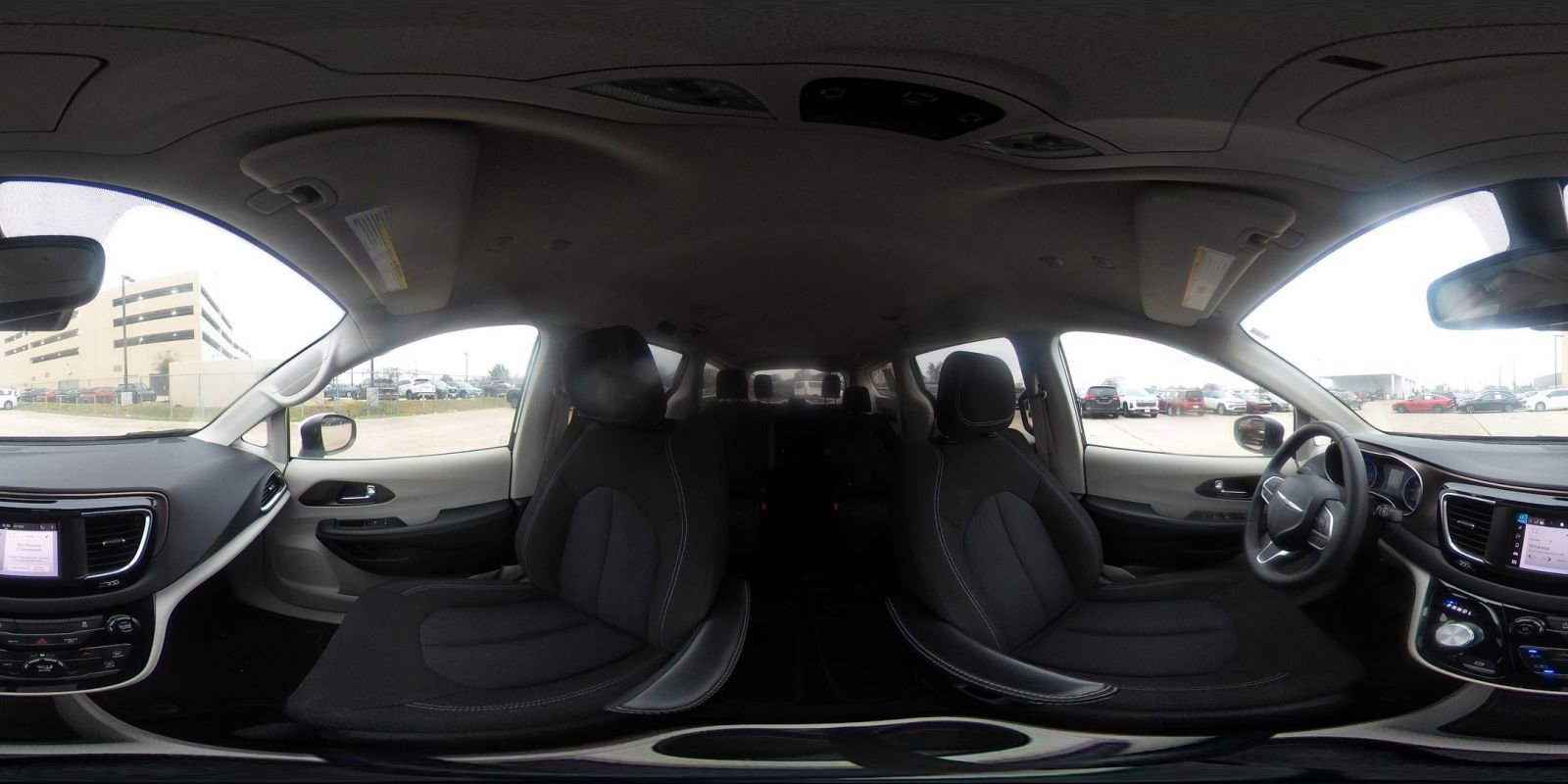 Used 2023 Chrysler Voyager LX image 45