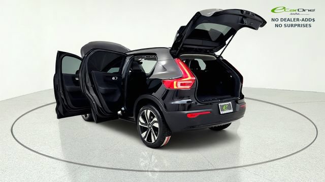 Used 2024 Volvo XC40 B5 Plus w/ Protection Package Premier AWD/4WD image 16