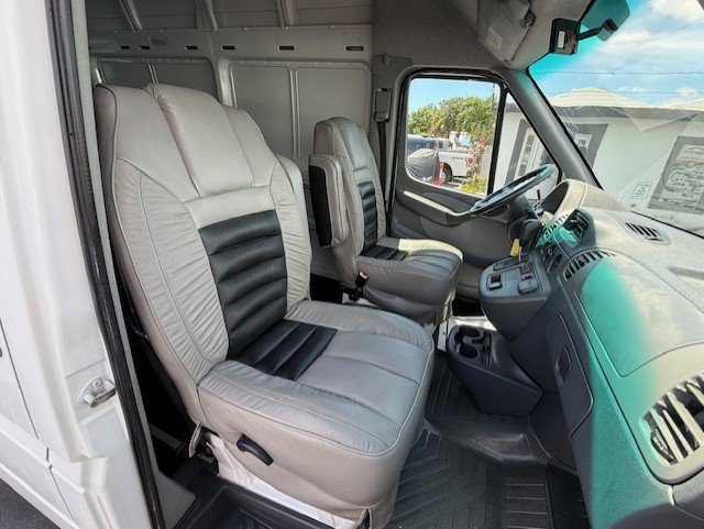 Used 2005 Dodge Sprinter 3500 w/ PWR Convenience Group image 21
