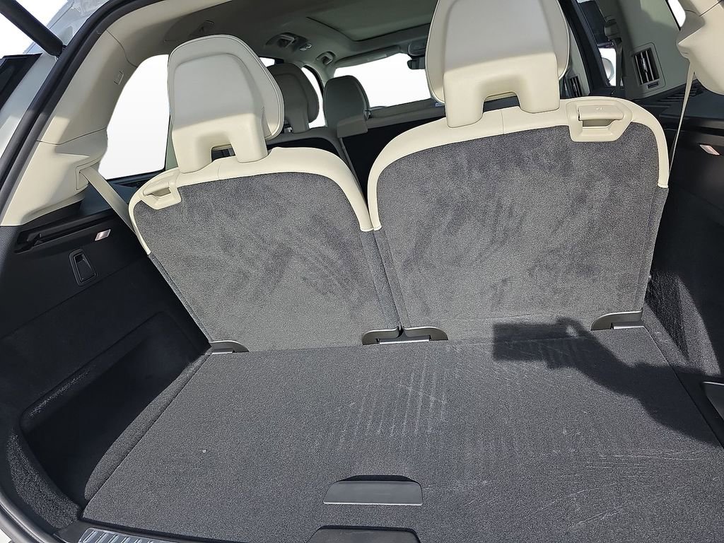 New 2026 Volvo XC90 B6 Ultra w/ Protection Package image 21