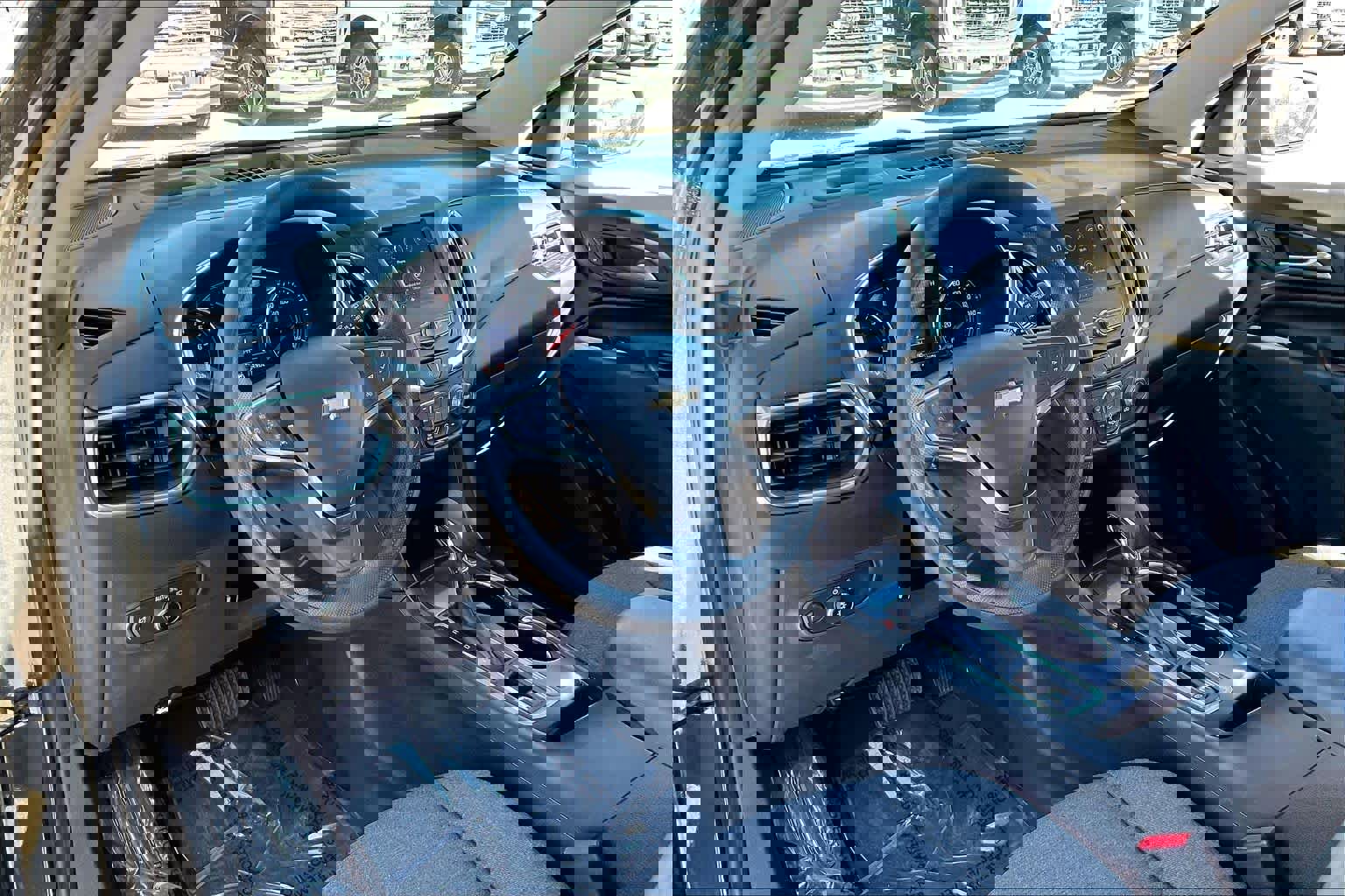 Used 2023 Chevrolet Equinox LT image 32