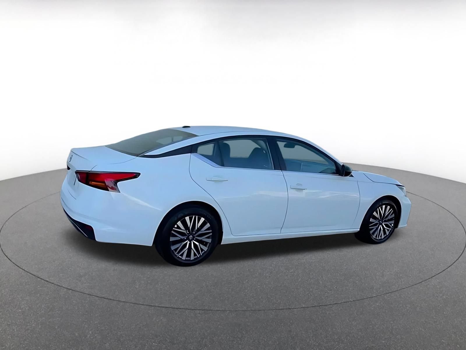 Used 2026 Nissan Altima 2.5 SV FWD image 15