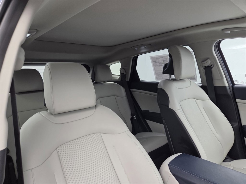 Used 2023 Kia Sportage EX w/ EX Premium Package image 19
